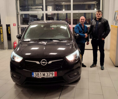28.10.2021 Честито на г-н Павел Георгиев за новият си Opel Crossland X от Автосвят. Желаем много безаварийни километри.