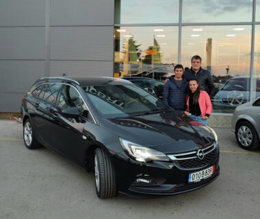 17.11.2021 Честито на г-н Денис Расим за новата си Opel Astra от Автосвят. Желаем много безаварийни документи.