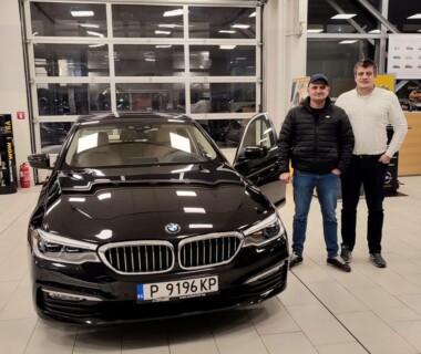 25.11.2021 Честито на г-н Ахмед Ахмедов за новото си BMW 520d xDrive от Автосвят. След Opel Insignia преди 2 години сега ни се довери повторно. Желаем много безаварийни километри.