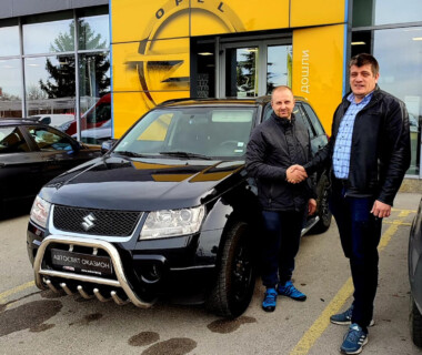 26.11.2021 Честито на г-н Пламен Весков за новият си Suzuki Grand Vitara от Автосвят. Желаем много безаварийни километри.