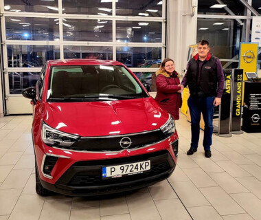 16.12.2021 Честито на г-жа Благовеста Илчева за новият си Opel Crossland от Автосвят. Желаем много безаварийни километри.