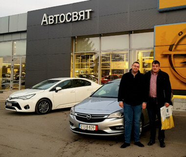 22.12.2021 Честито на г-н Станимир Станев за новата си Opel Astra от Автосвят. Желаем много безаварийни километри.