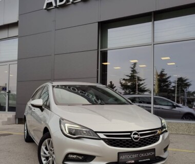 11.10.2022 Честито на г-н Здравко Кожухаров за новата си Opel Astra от Автосвят. Готов да отпътува за КАТ София. Желаем много безаварийни километри.