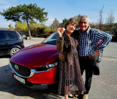 04.11.2022 Честито на Цветанка и Здравко Андонови за новия им автомобил MAZDA CX30 от екипа на Автосвят!
Желаем им много безаварийни километри и да са все така лъчезарни! ☺️