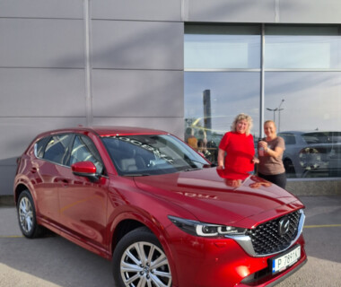 24.10.2023г. Честито на г-жа Нели Папазова за новата си Mazda CX-5 от Автосвят. Желаем много безаварийни километри.