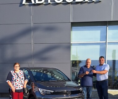 31.10.2023г. Честито на сем. Цоневи за новият им Opel Crossland от Автосвят. Желаем много безаварийни километри.