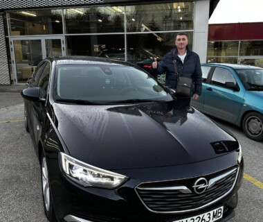 21.12.2023г. Честито на Павлин Андровски за новия му Opel Insignia закупен от Автосвят! Желаем много безаварийни километри.