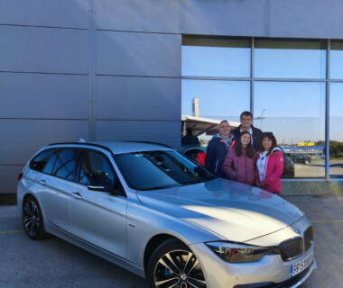 26.10.2024г. Честито на г-жа Виолета Козовска за новото й BMW 330d Touring Luxury Line от Автосвят. Желаем много безаварийни километри.