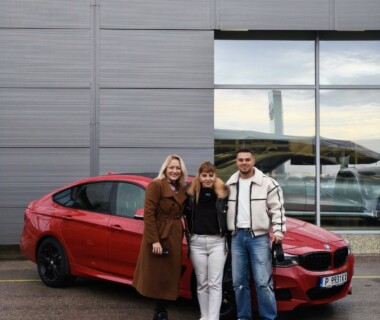 28.11.2024г. Честито на фирма Изотмонтаж ЕООД за новото им BMW 3 Series Gran Turismo от Автосвят. Желаем много безаварийни километри.