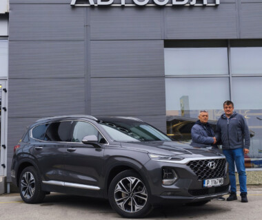 07.11.2025г. Честито на г-н Исмаил Сабриев за новият му Hyundai Santa Fe закупен от Автосвят. Желаем много безаварийни километри.