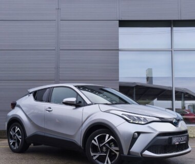 10.11.2025г. Честито на г-жа Силвия Драганова за новата й Toyota CH-R закупена от Автосвят. Готова да отпътува за КАТ София. Желаем много безаварийни километри.