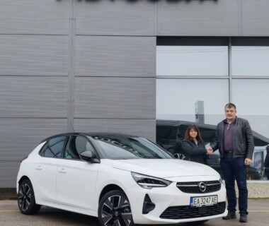 27.11.2025г. Честито на г-жа Красимира Йорданова за новата й електрическа Opel Corsa закупена от Автосвят. Желаем много безаварийни километри.