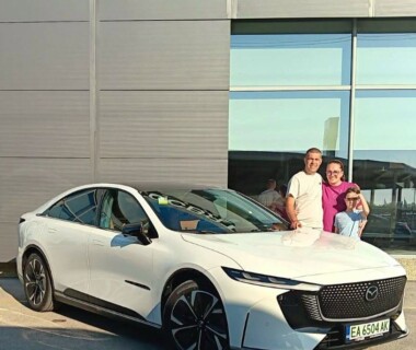 31.08.2026г. Честито на сем. Качаунови за новата им Mazda 6e закупена от Автосвят. Желаем много безаварийни километри.
